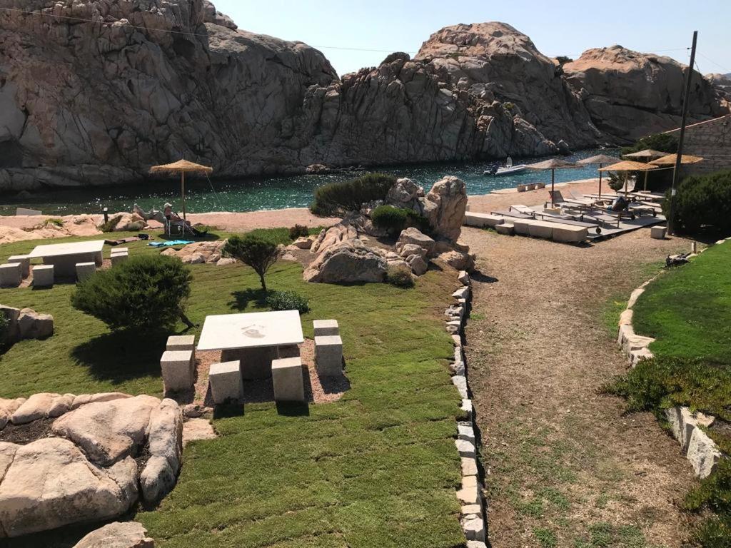 Residence Cala Francese - Case Sul Mare 马达莱纳 外观 照片