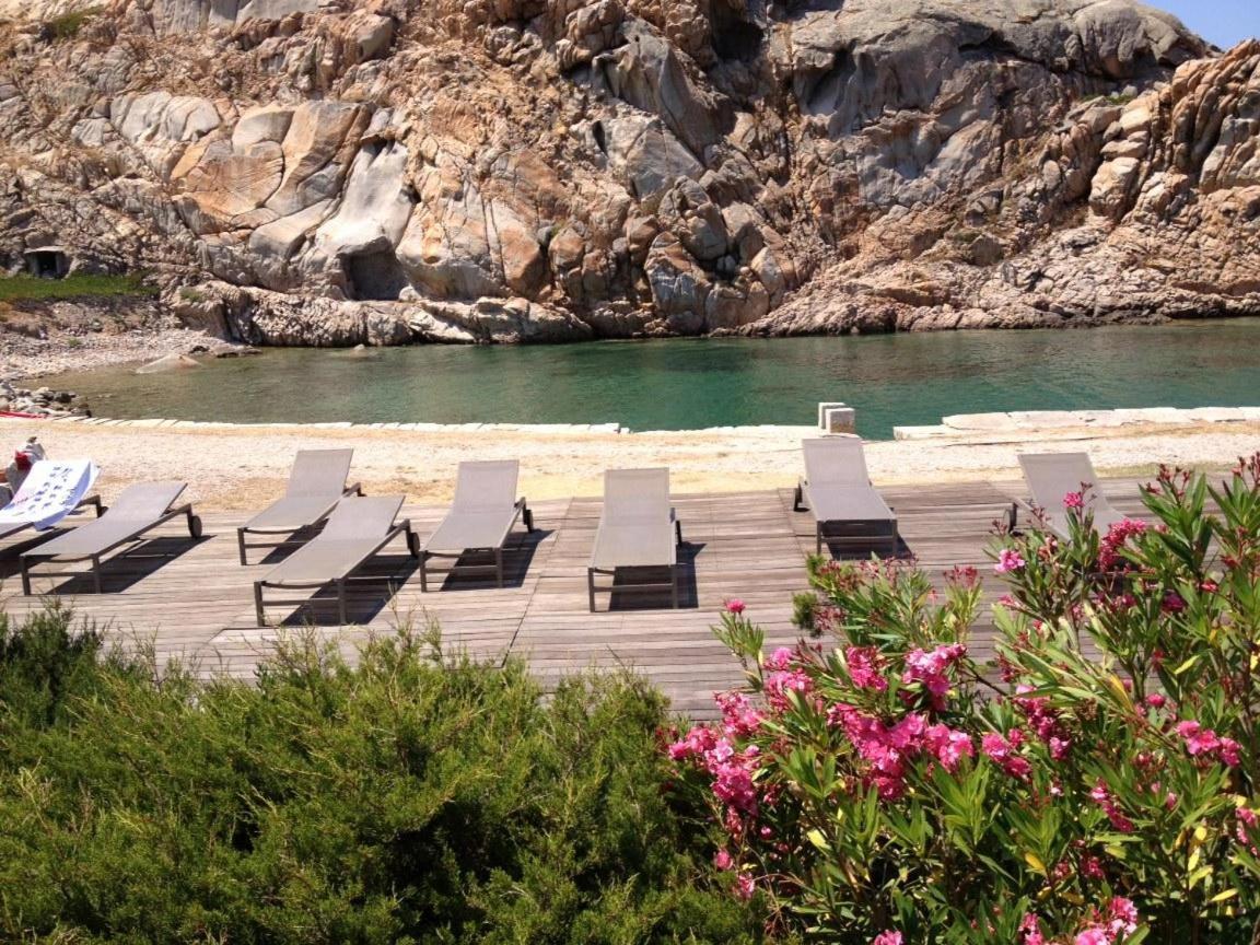 Residence Cala Francese - Case Sul Mare 马达莱纳 外观 照片