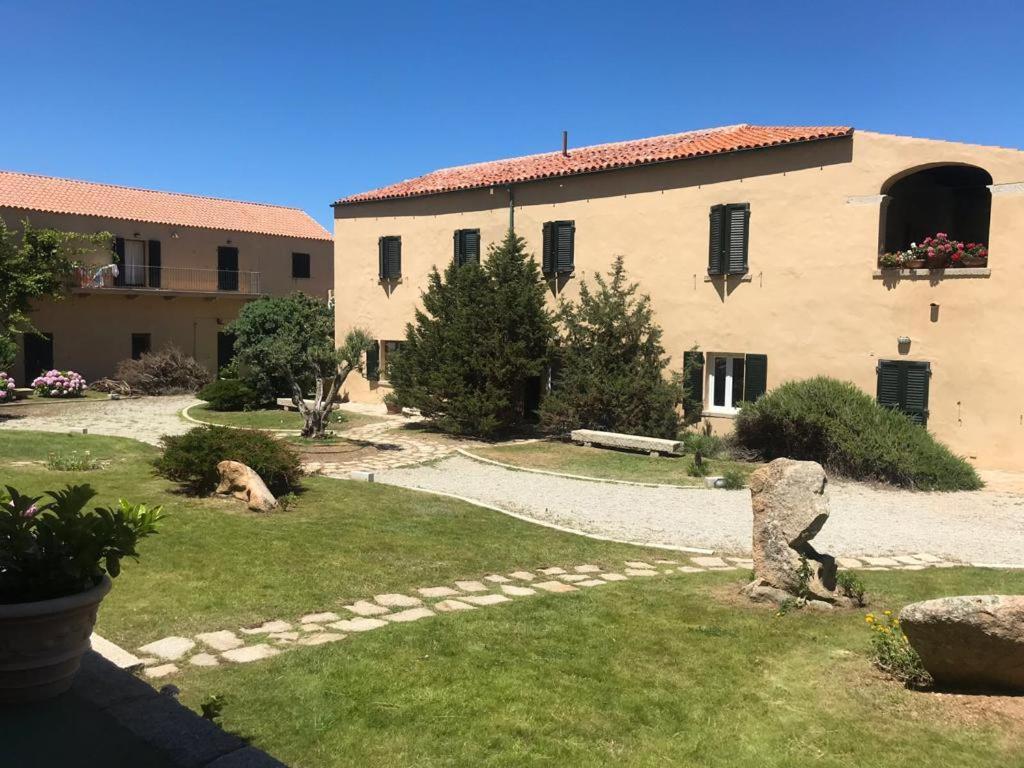 Residence Cala Francese - Case Sul Mare 马达莱纳 外观 照片