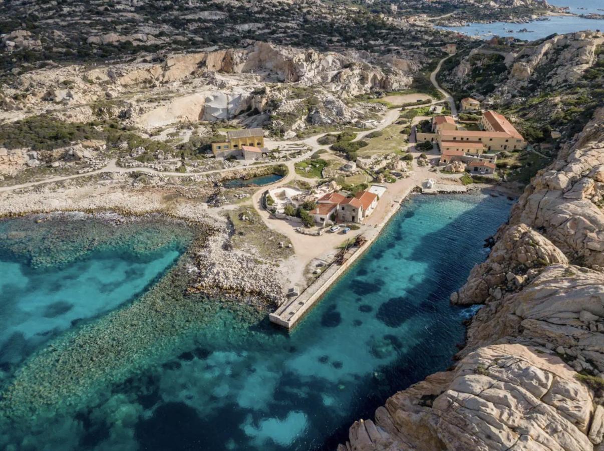 Residence Cala Francese - Case Sul Mare 马达莱纳 外观 照片