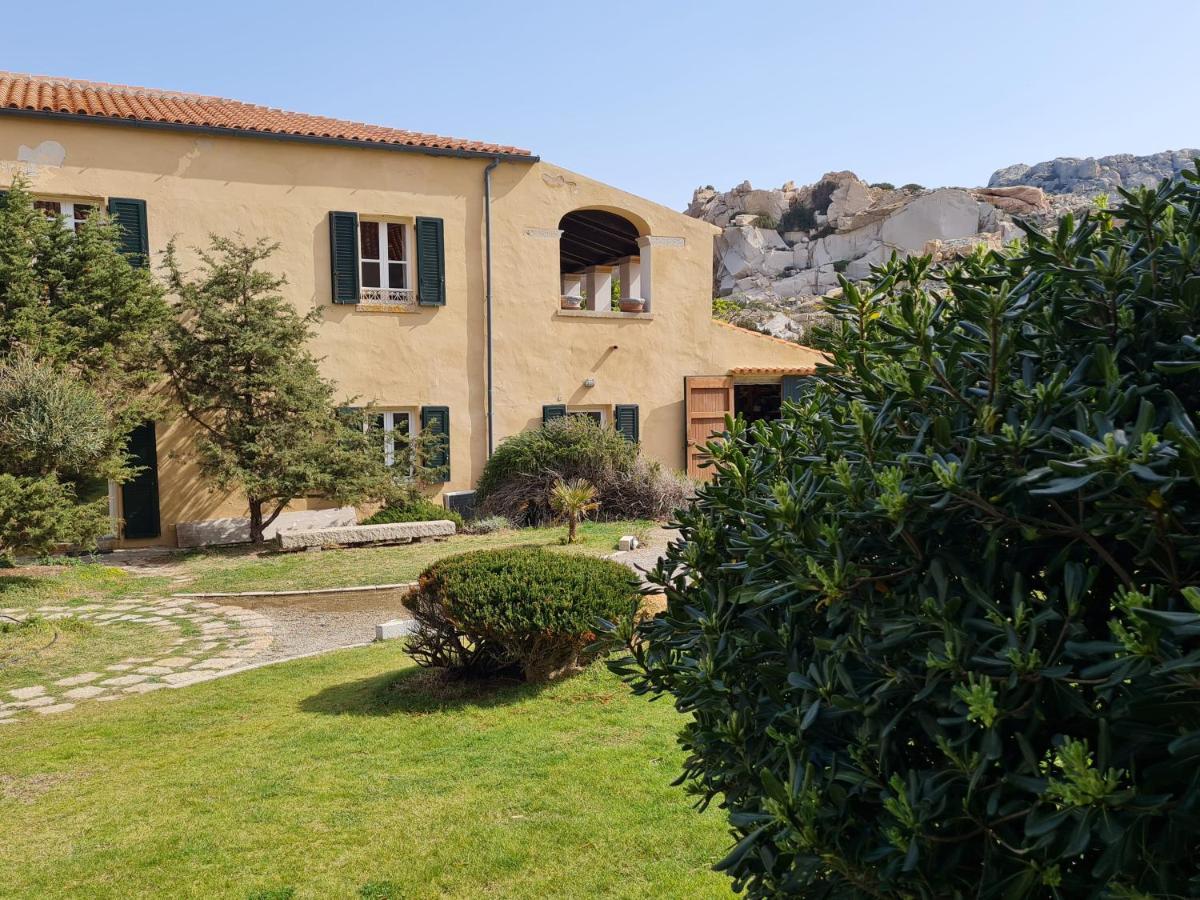 Residence Cala Francese - Case Sul Mare 马达莱纳 外观 照片