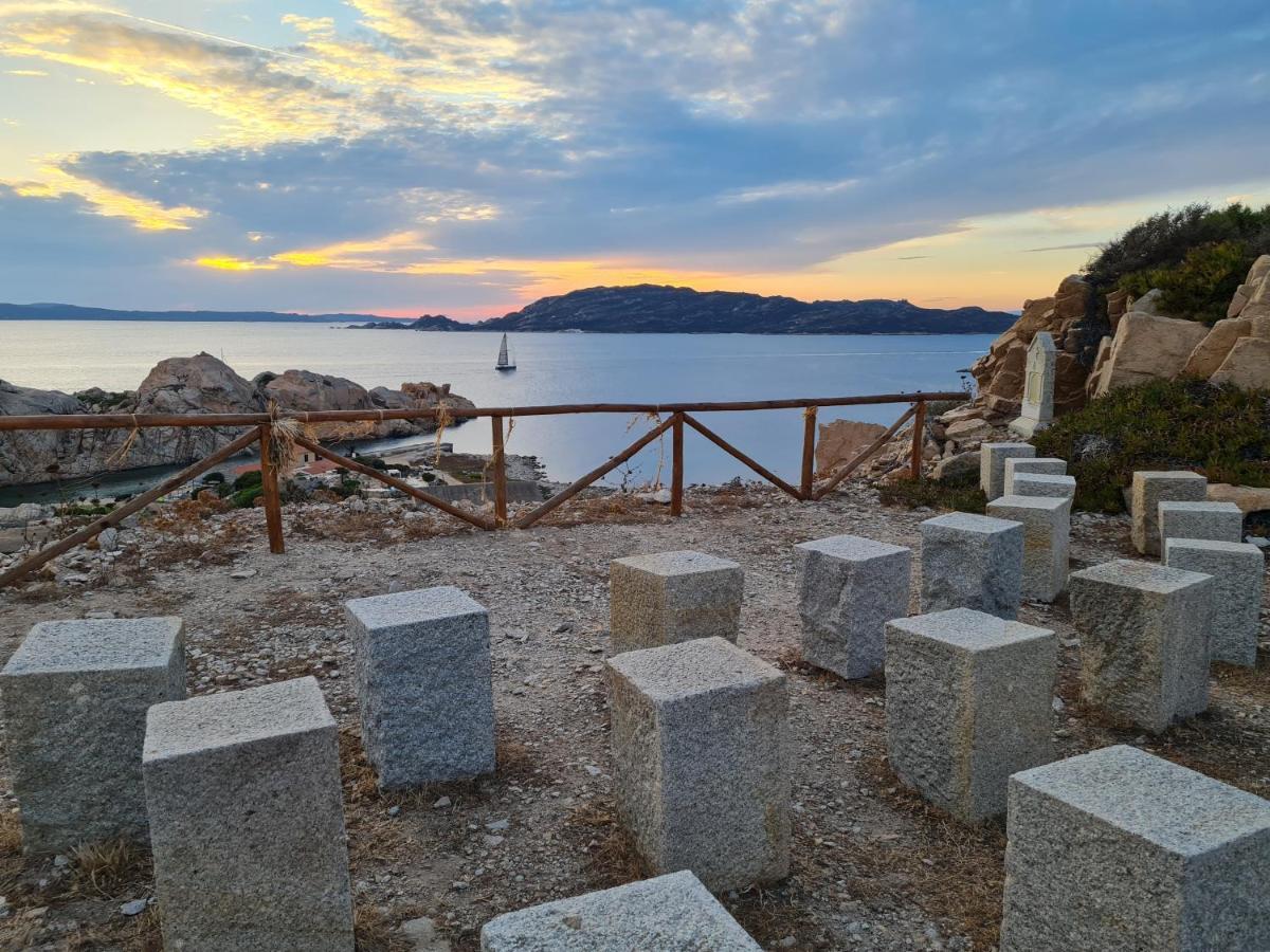 Residence Cala Francese - Case Sul Mare 马达莱纳 外观 照片