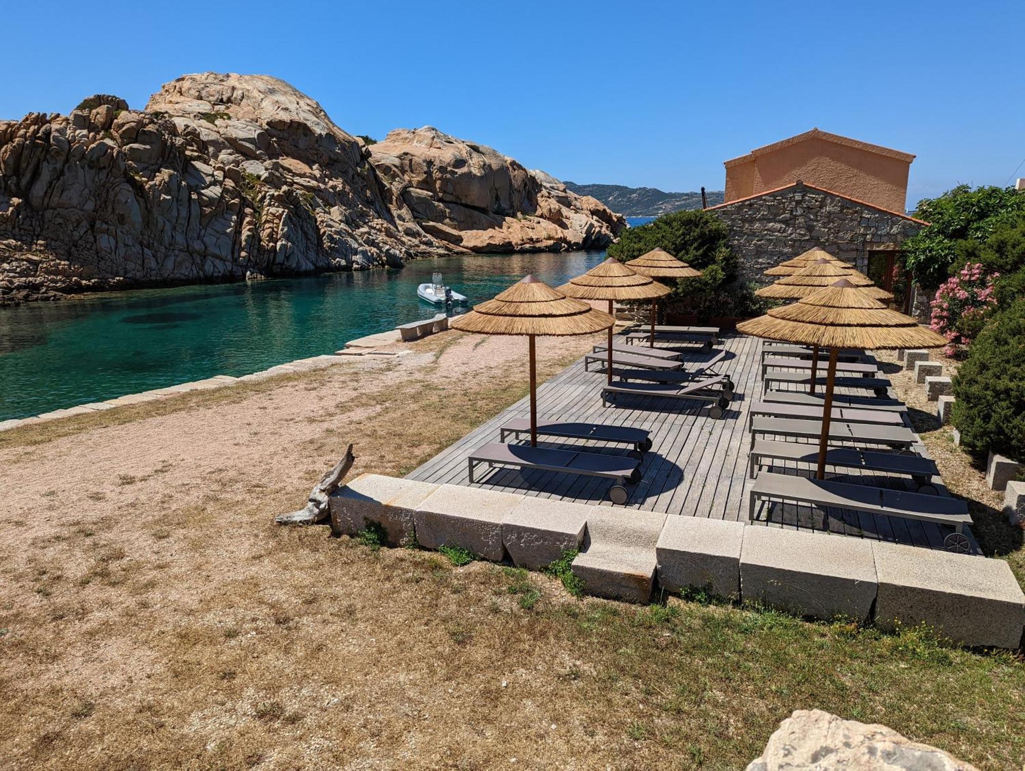 Residence Cala Francese - Case Sul Mare 马达莱纳 外观 照片