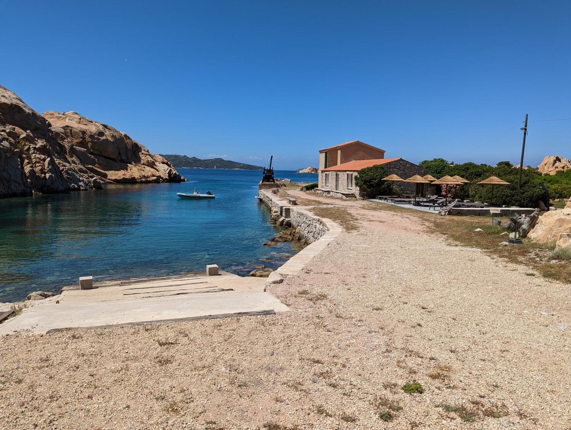 Residence Cala Francese - Case Sul Mare 马达莱纳 外观 照片