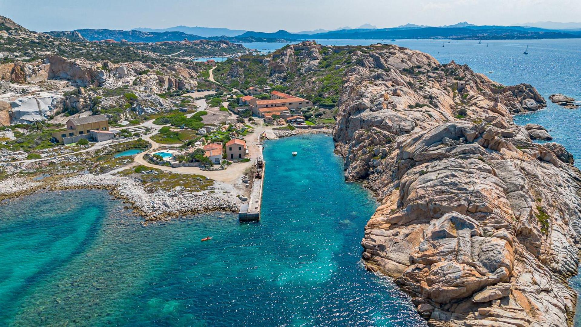 Residence Cala Francese - Case Sul Mare 马达莱纳 外观 照片