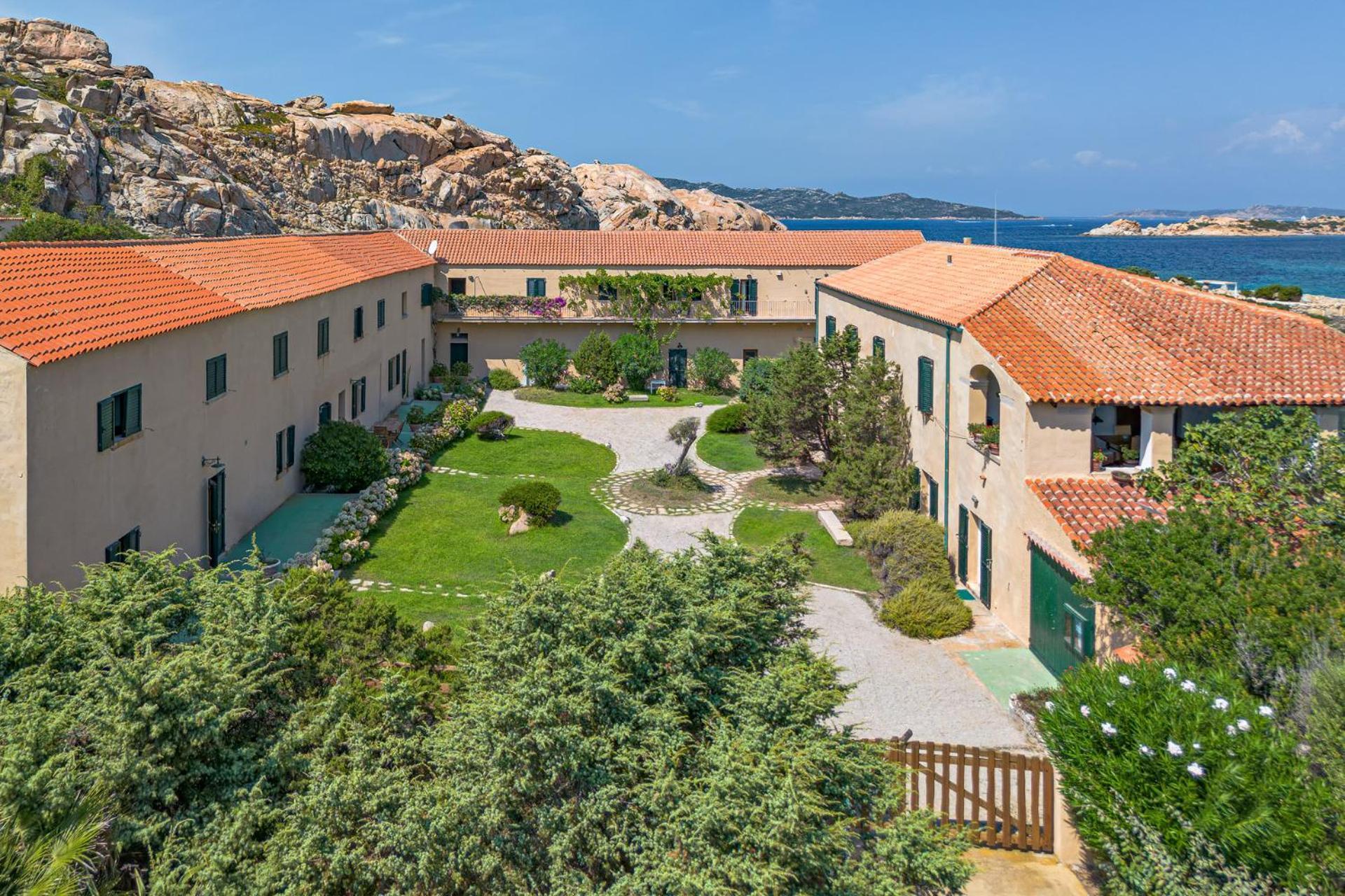 Residence Cala Francese - Case Sul Mare 马达莱纳 外观 照片